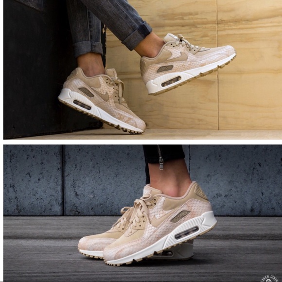 Nike Shoes - NIKE WOMENS AUTHENTIC AIR MAX 90 Sz 7.5 New